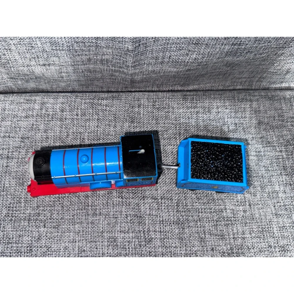 Thomas & Friends TrackMaster Gordon Motorized Engine with Coal Tender No 4 Blue